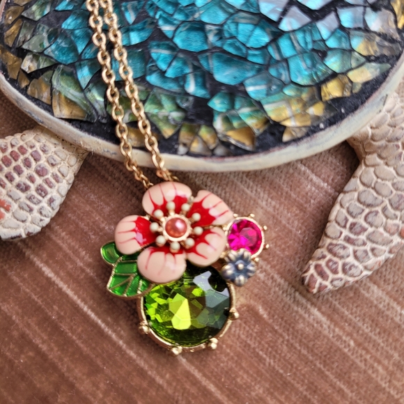 Emerald Green Hand Painted Pendant Necklace NWT - Picture 3 of 4